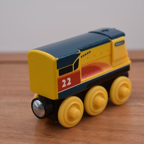 Rebecca 22 & FXT43 Yellow Train Thomas and Friends Wooden Railway Train - Picture 4 of 5